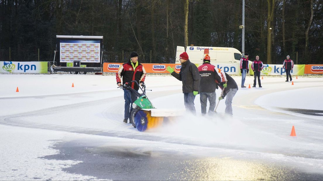 Voorbereidingen marathon op natuurijs Haaksbergen in 2017