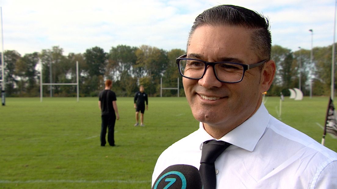 Coach Reweti Montgomery van Oemoemenoe