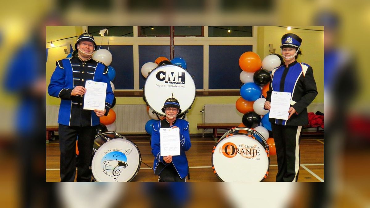 Drie drumfanfares Waadhoeke gezamenlijk verder