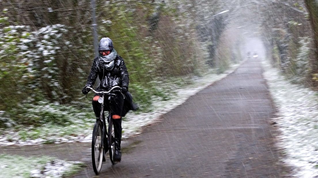 Sneeuw en wind in Oost-Souburg