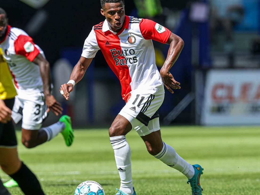 Javairo Dilrosun tijdens Vitesse-Feyenoord