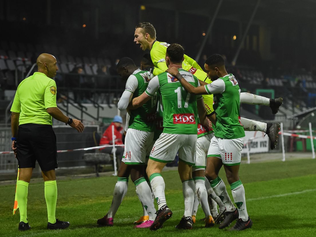 FC Dordrecht wint van Jong Ajax