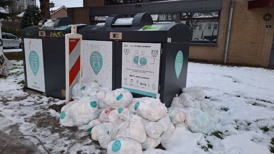 Afval stapelt zich op nu afvalverwerkers stilzitten