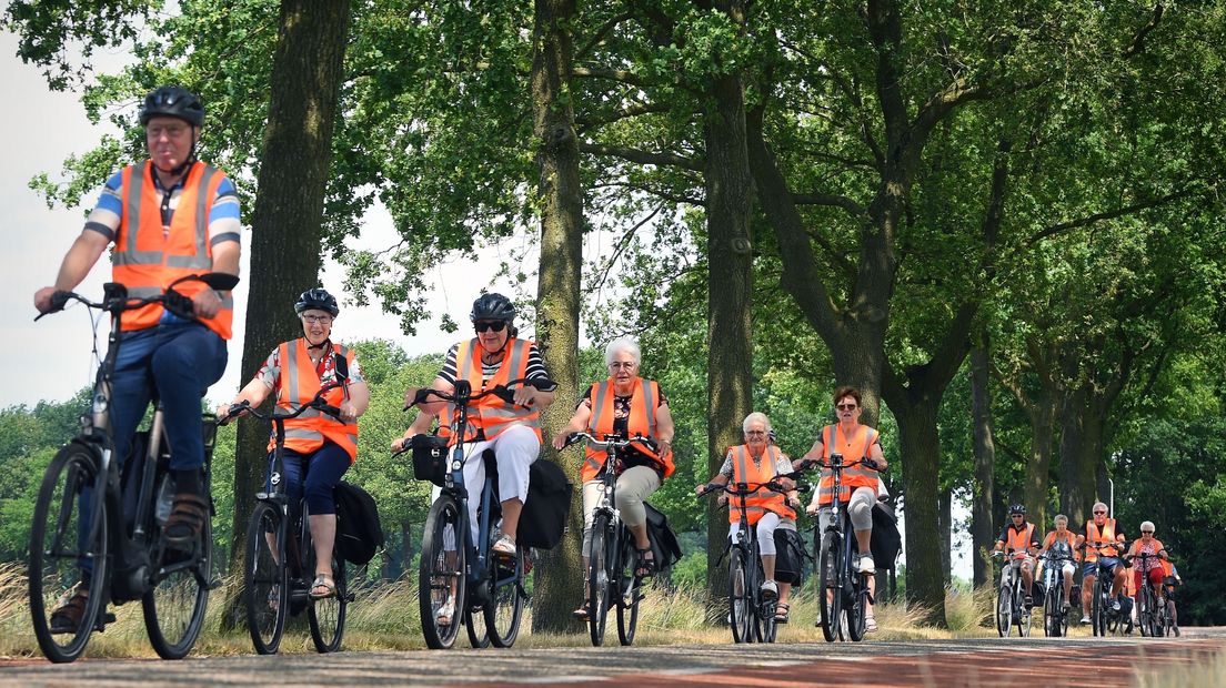 Ouderen op de fiets (Foto: 
ANP / Hollandse Hoogte / Marcel van den Bergh)