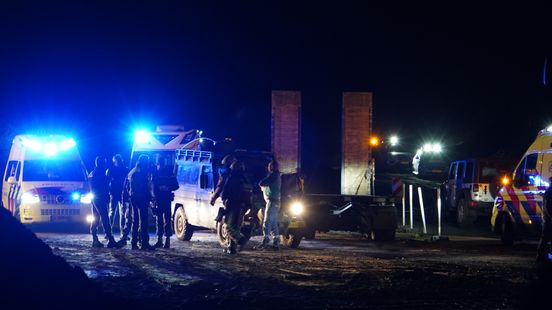 Militair nog zwaargewond in ziekenhuis na ongeluk in Hoogersmilde. Militair nog zwaargewond in ziekenhuis na ongeluk in Hoogersmilde.