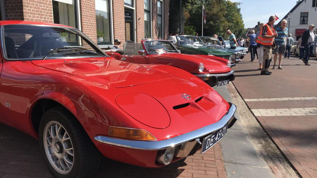 Een Opel GT in Ruinerwold (Rechten: RTV Drenthe/Jeroen Kelderman)