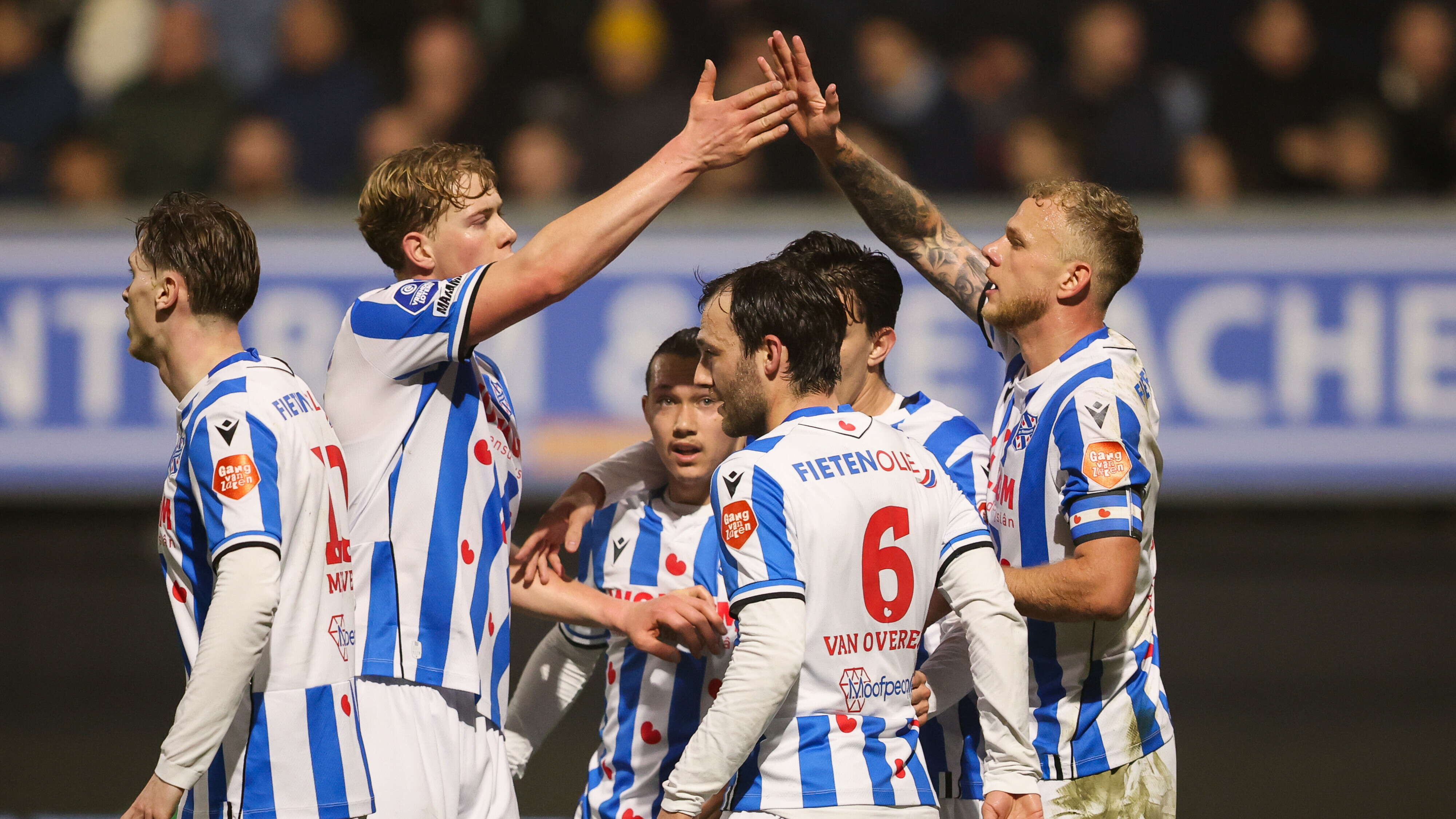 Luuk Brouwers makket de 0-1