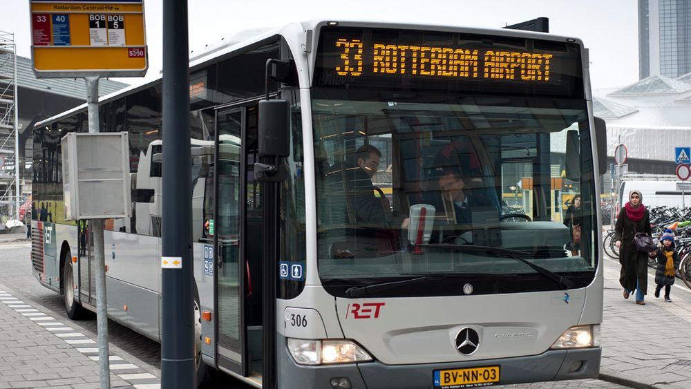 Waar komt 'dat klopt als een bus' vandaan? - Rijnmond