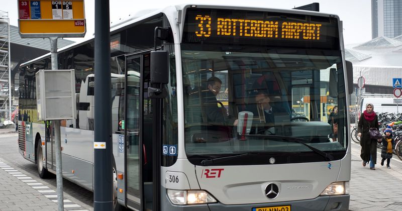 Waar komt 'dat klopt als een bus' vandaan? - Rijnmond
