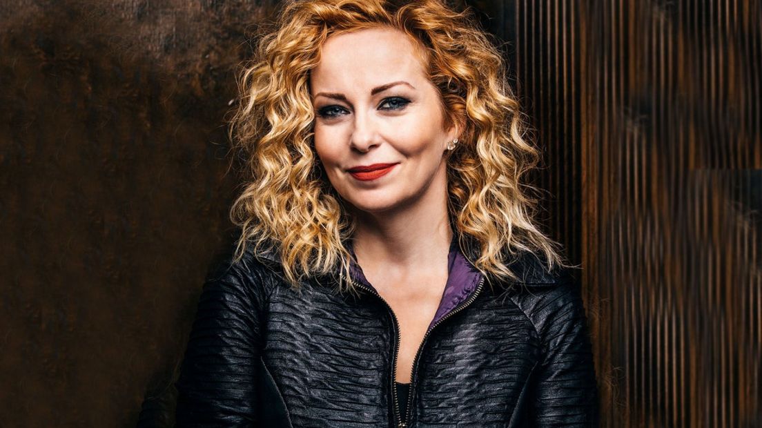 website_anneke-van-giersbergen