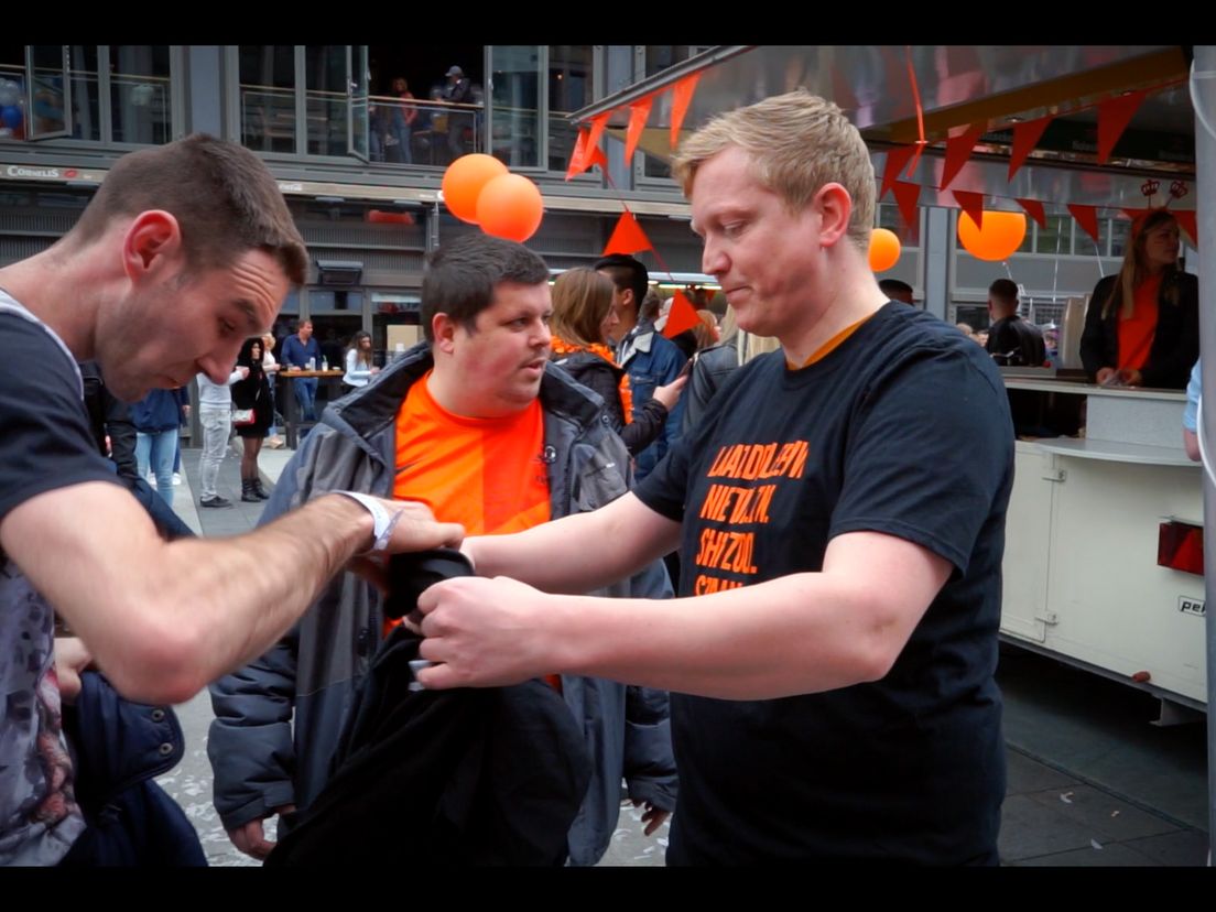 T-Shirt actie haalt 15.000 euro op