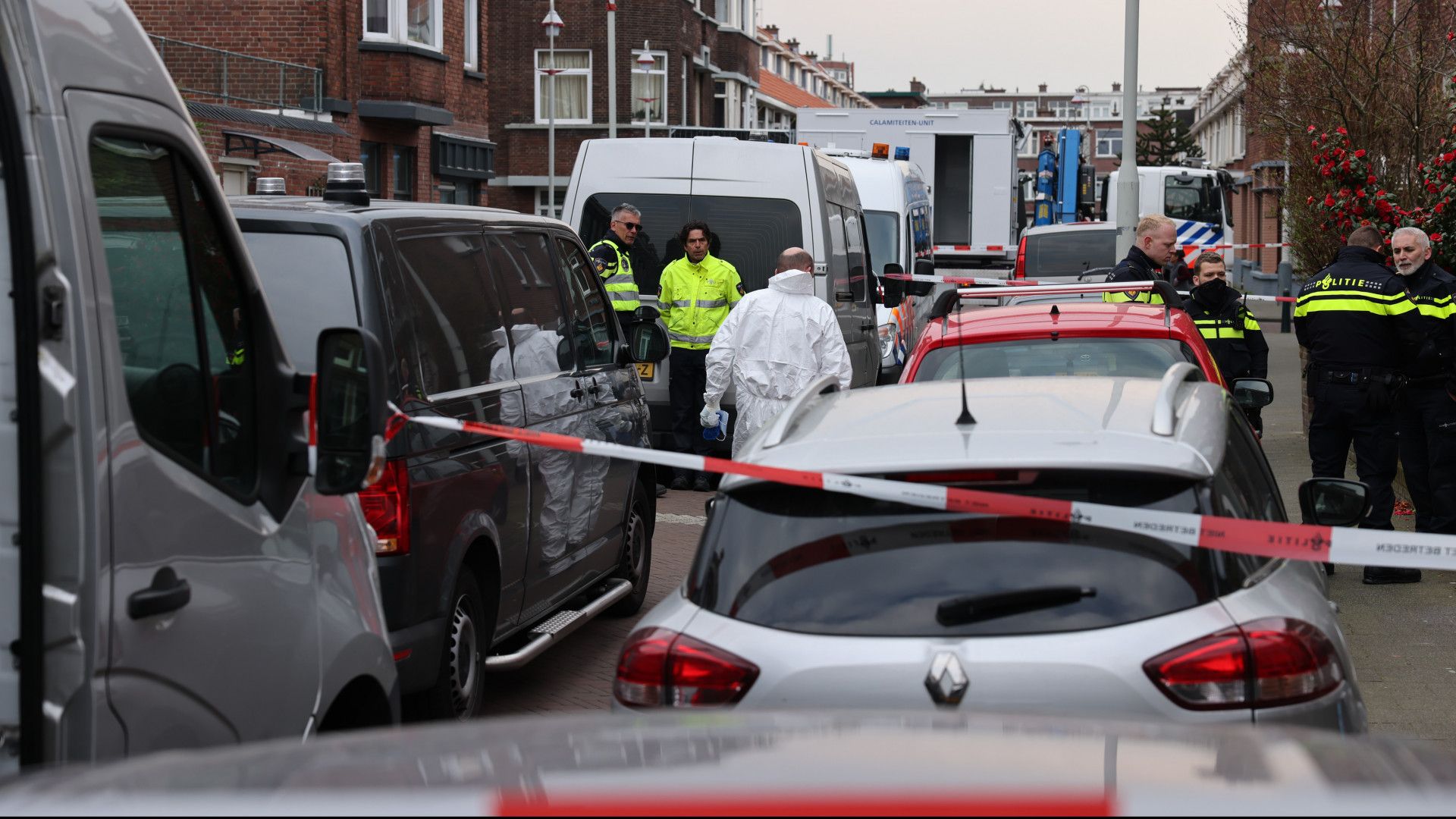 Man en vrouw dood gevonden in woning na 'familiedrama' - Omroep West