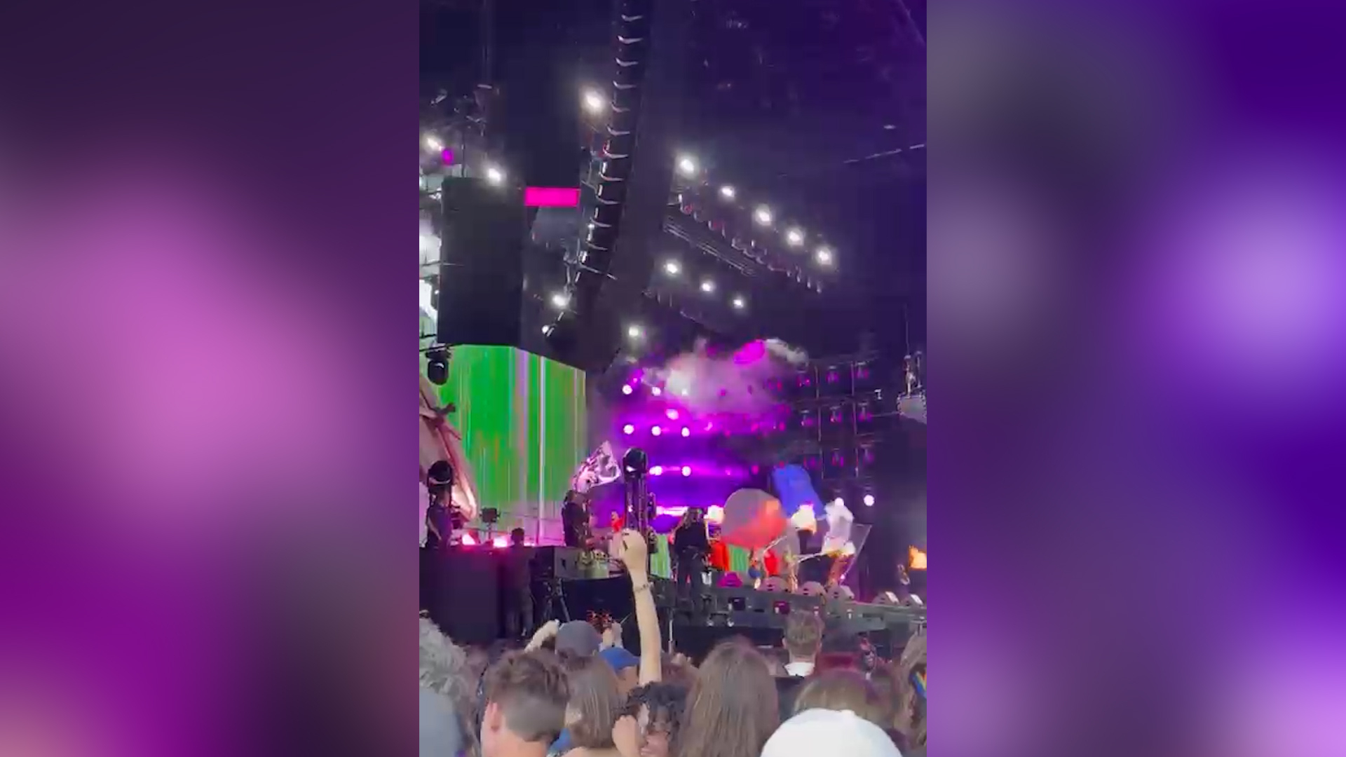 Utrechtse 'Peace Now' vlag op Lowlands tijdens optreden van Major Lazer