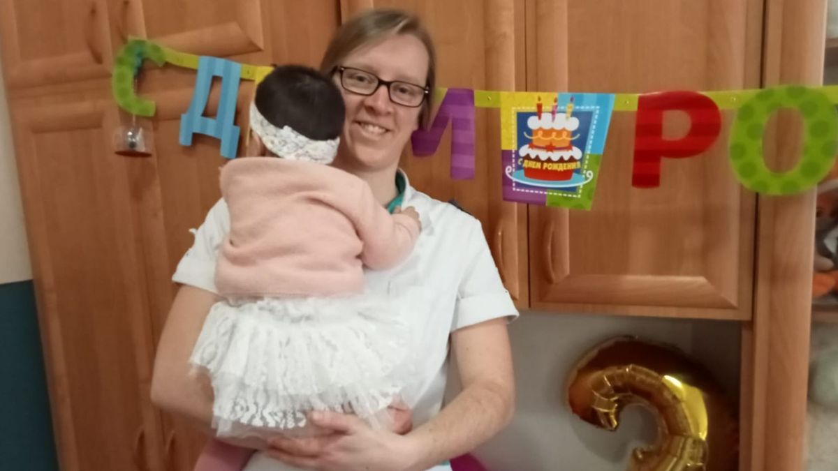 Mirjam terug uit kindertehuis in Oekraïne: 'Ik weet niet of en wanneer ik iedereen weer terugzie'