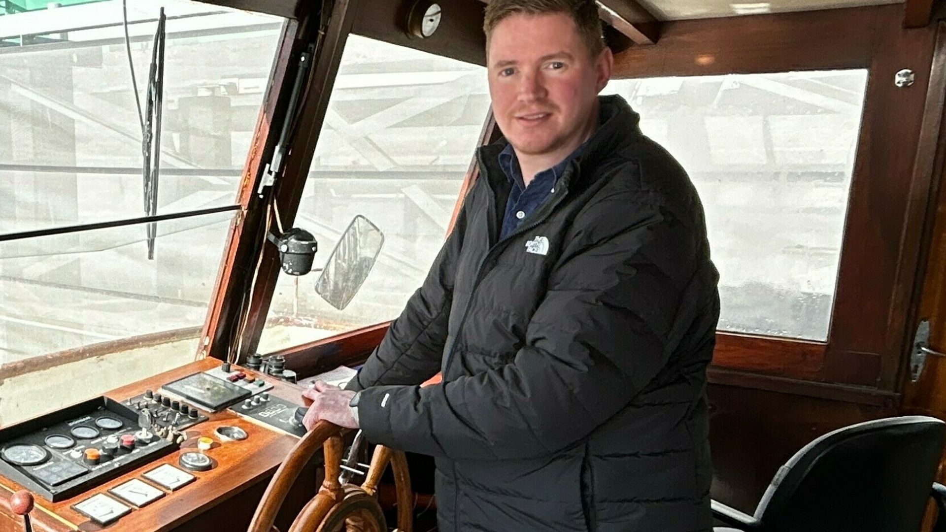 Jouster rûnfeartboat Simmerwille fan ûndergong rêden, hast klear foar nije start