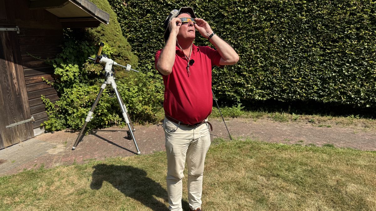 Hans reist hele wereld rond voor zonsverduisteringen: 'Elke keer anders'