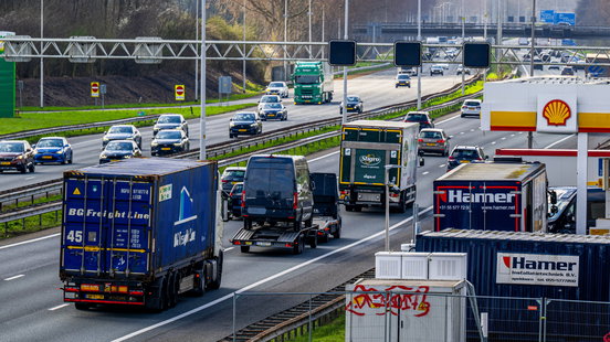 Snelweg over lengte van 15 kilometer heel weekend dicht Home