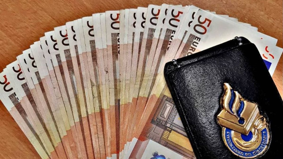 Wijkagent komt om in briefjes van 50 na innen van boetes