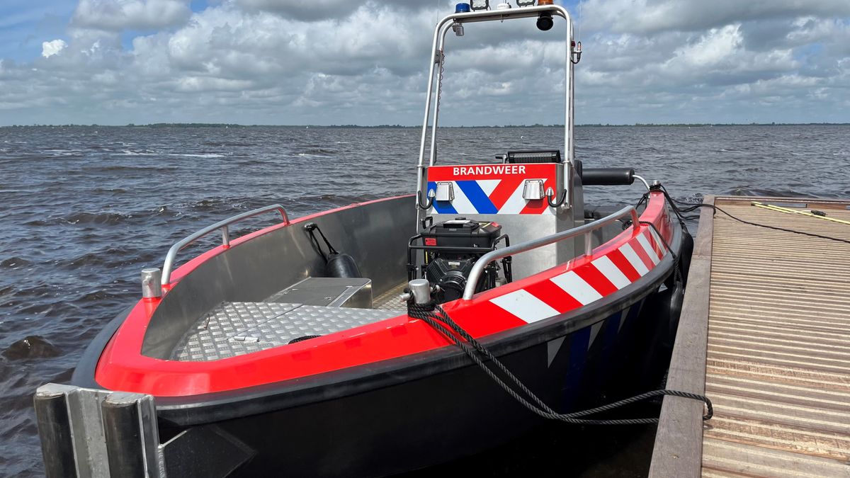 Watersportondernemers Balk willen brandweerboot behouden: 