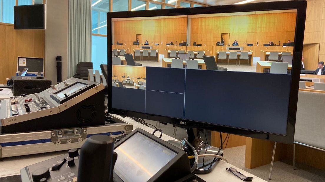 Een zaak via videoverbinding bij de rechtbank in Breda