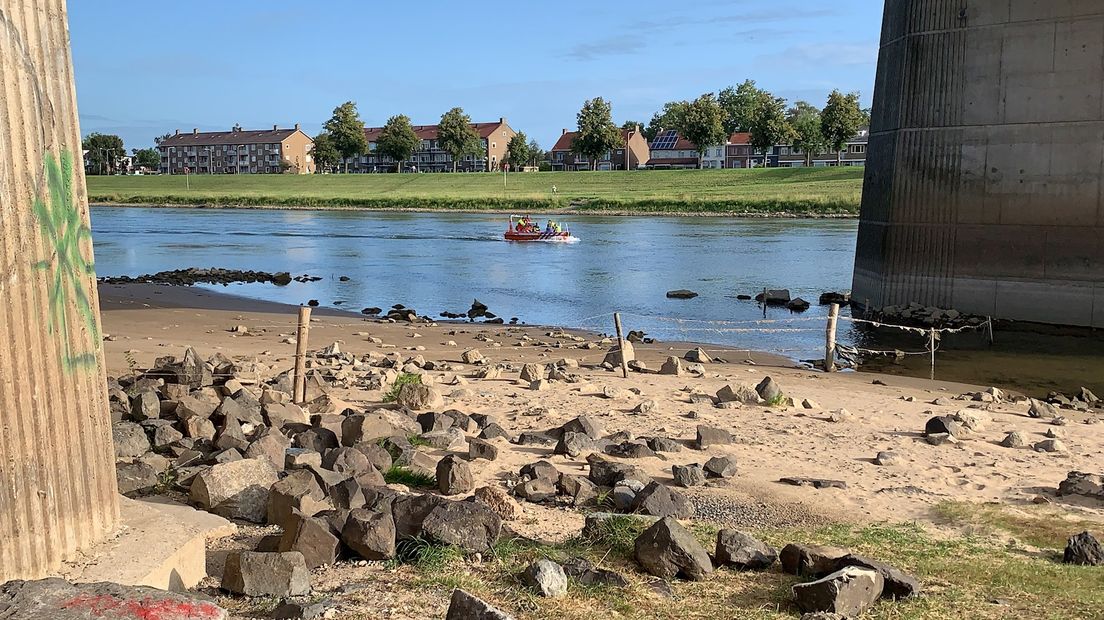 Visser gered uit de IJssel