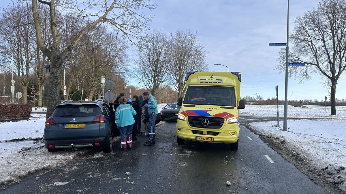 112-nieuws: Auto's botsen in Wildervank en Bedum • Brand in Meerstad is onder controle