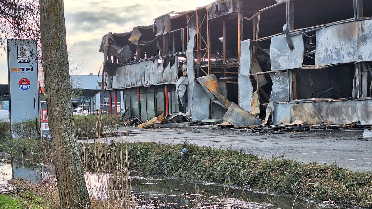Elektronicabedrijf ZES vindt na verwoestende brand tijdelijk nieuw pand in Etten-Leur: 'Maar we will