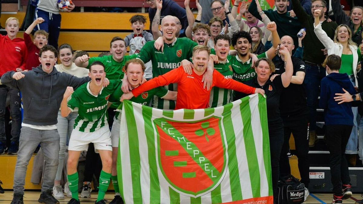 L'FC Meppel ha vinto il turno intermedio e ha raggiunto la finale del campionato di calcio indoor Protos Weering L'FC Meppel ha vinto il turno intermedio e ha raggiunto la finale del campionato di calcio indoor Protos Weering