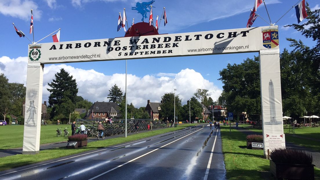 Vandaag vindt in Oosterbeek de 69ste editie van de Airborne Wandeltocht plaats. In dit liveblog lees je van minuut tot minuut alles wat je wil weten over 's werelds grootste eendaagse wandelevenement.