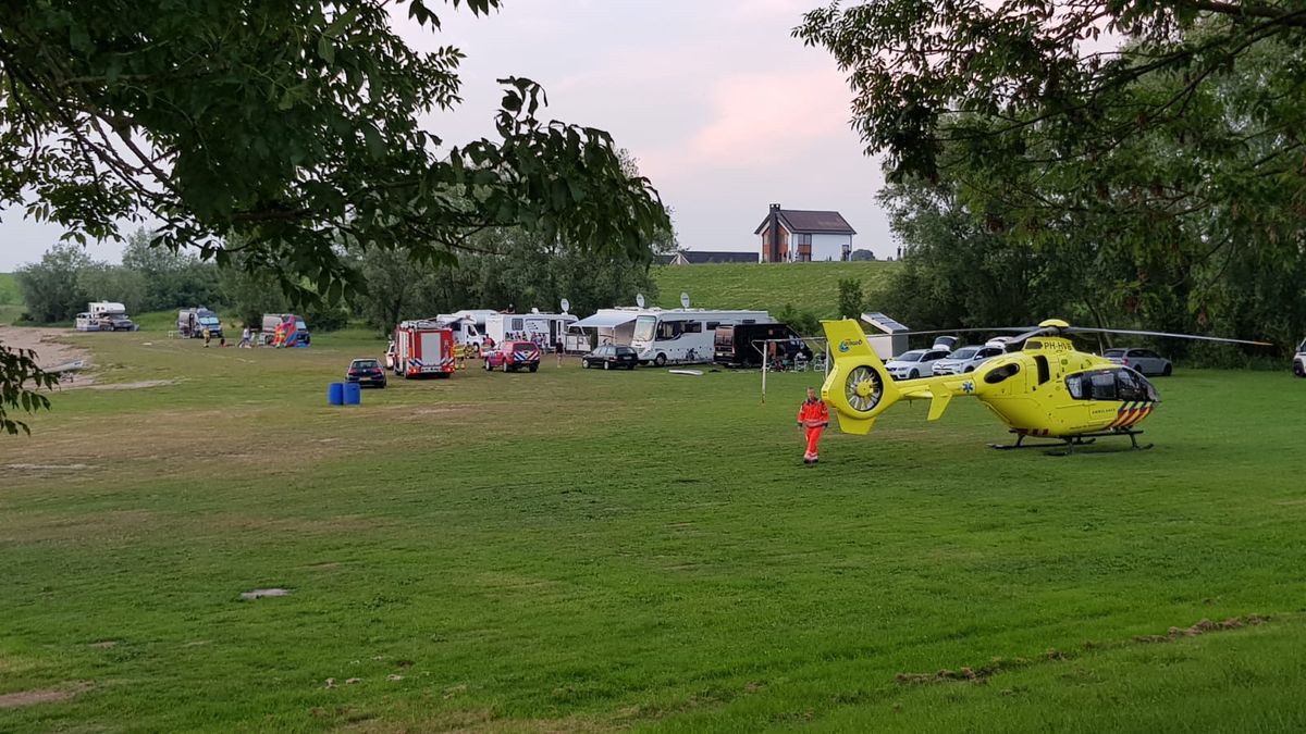 Twee gewonden na ongeluk met parazeiler in jachthaven Tolkamer