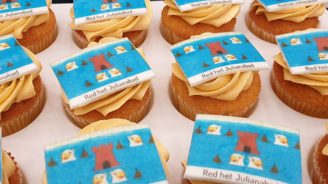 Cupcakes als statement voor behoud zwembad Arnemuiden