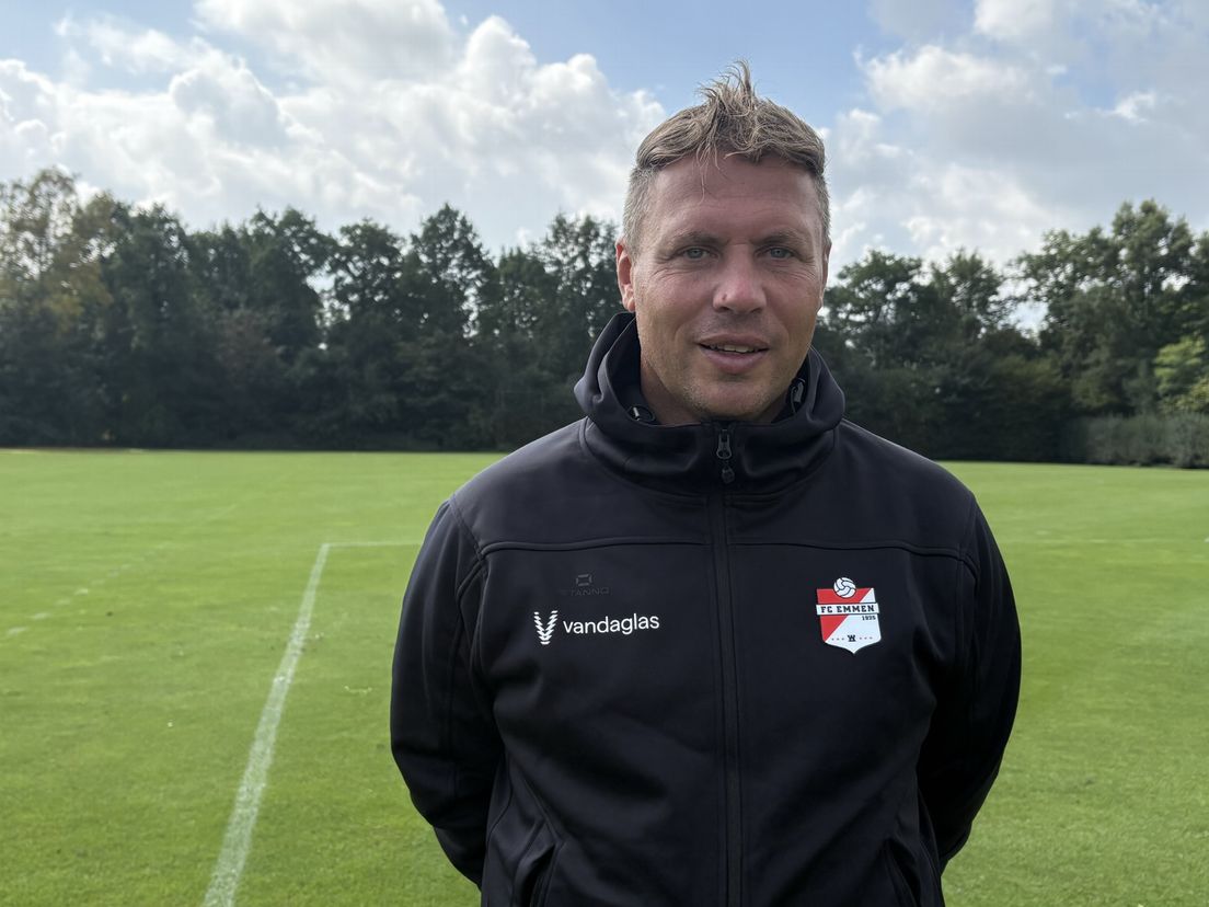 Van Dam verlangt volle overgave van koploper FC Emmen: 'Dan maar een nacht geen seks'