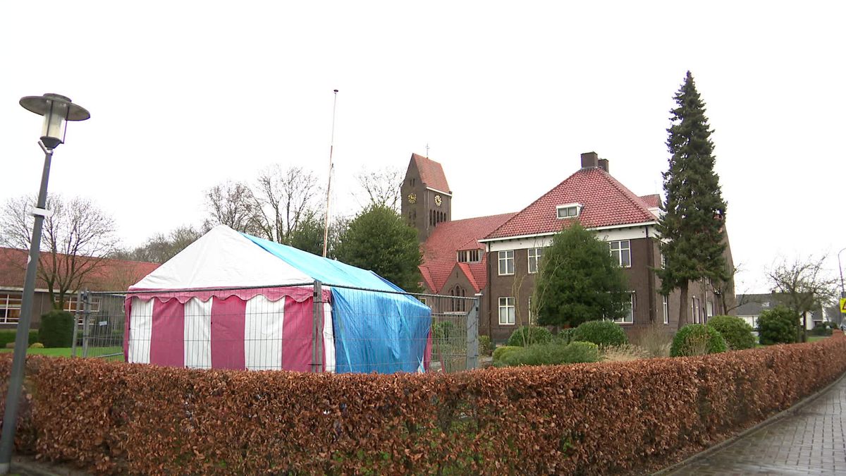 Houten beeld Man en Paard in Barger-Compascuum toe aan tweede leven