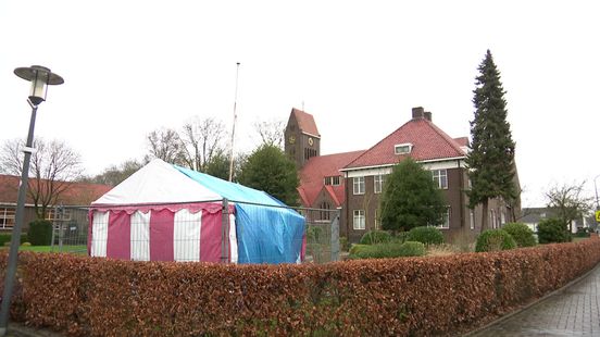 Houten beeld Man en Paard in Barger-Compascuum toe aan tweede leven