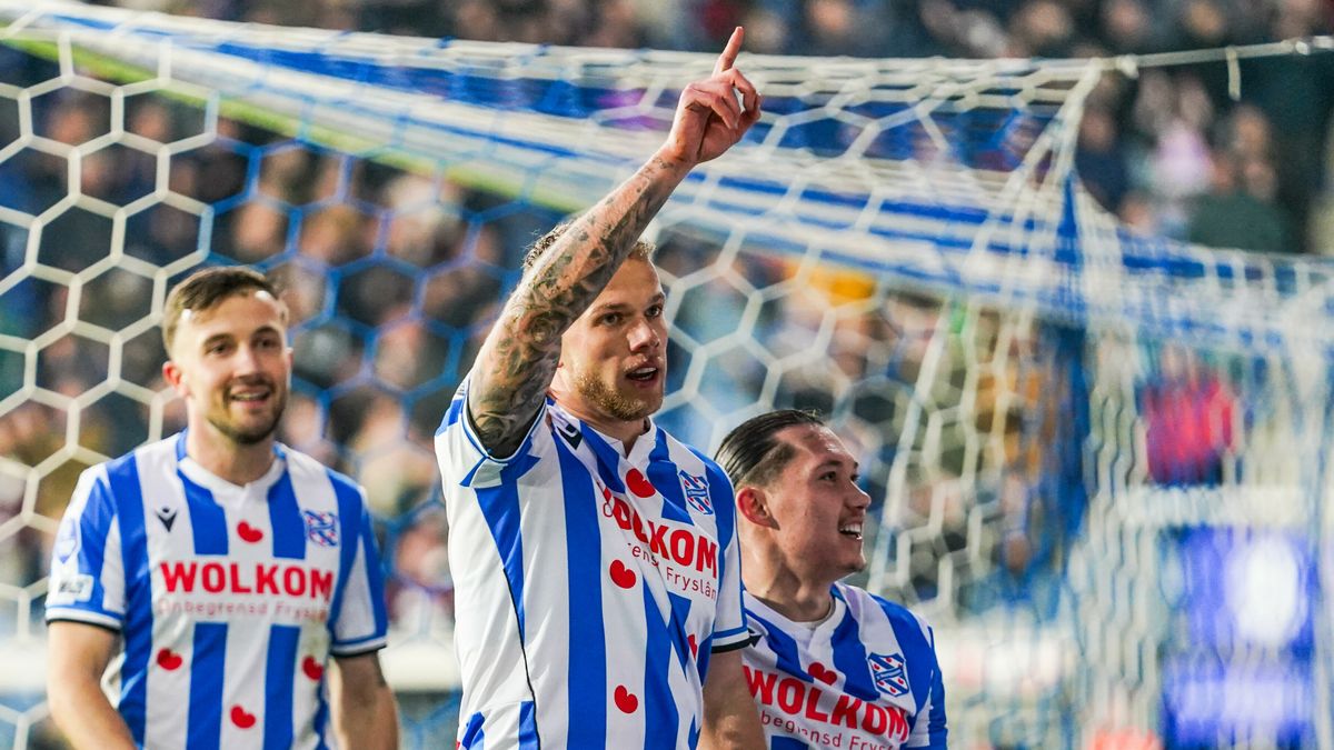 sc Heerenveen verslaat Sparta en kruipt naar play-offs: 