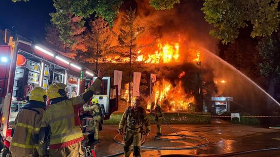 Zeer grote brand in jeugdzorgcentrum, bewoner naar ziekenhuis