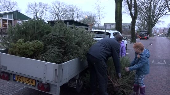 Kerstbomenactie in Westerveld levert euro's op voor de verenigingskas