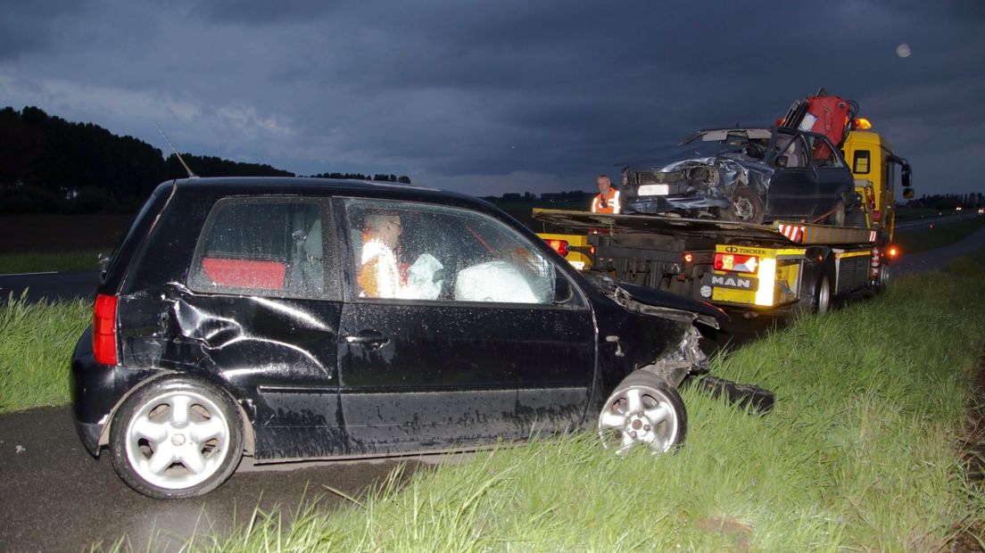 Zeker één gewonde bij botsing Nederlandse en Belgische auto