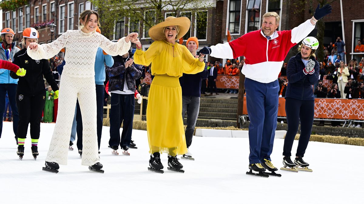 Koninklijke familie bindt schaatsen onder in Dokkum, kroonprinses durft het niet aan