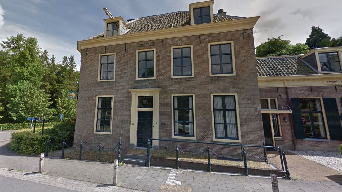 Het gemeentehuis van Rozendaal.