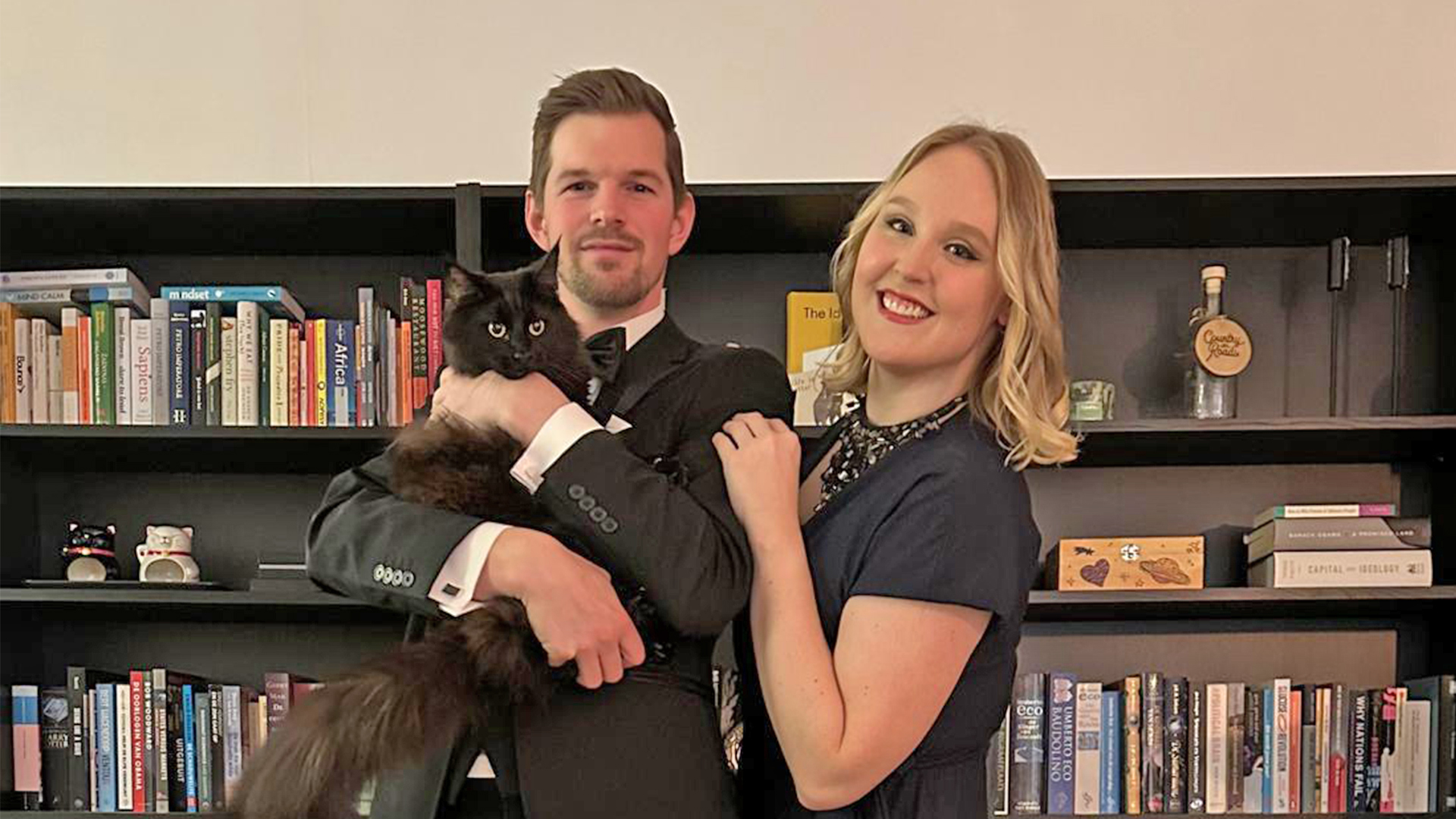 Bartele en Miglé met hun Friese kat Elvis