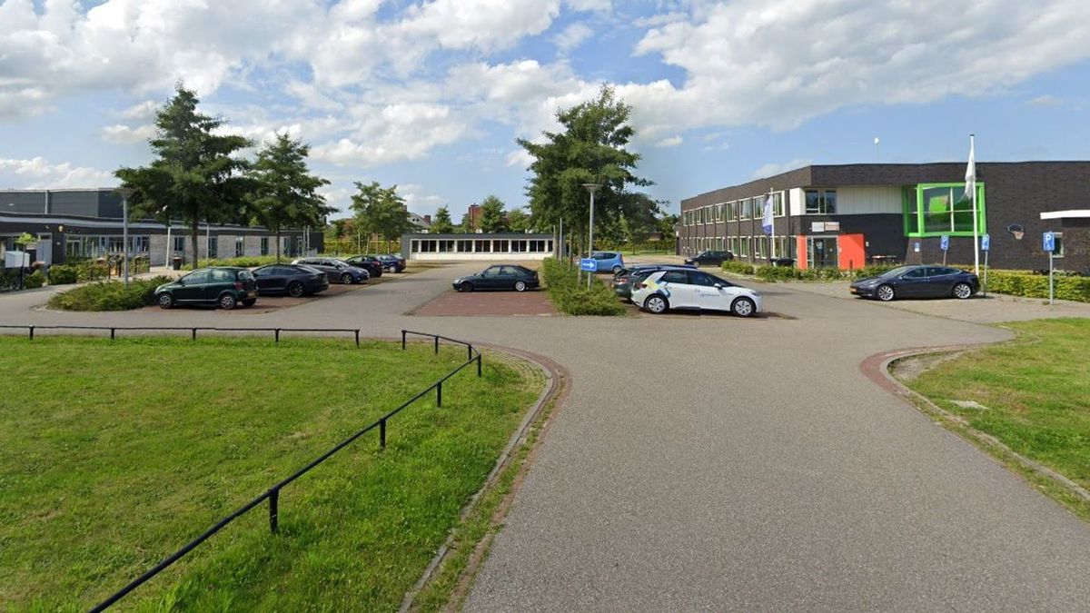 Inwoners en scholen Eelderwolde vrezen sluipverkeer door afsluiting Julianaplein