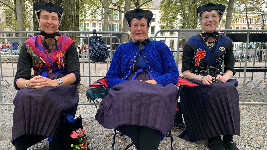 Staphorster dames zijn weer aanwezig in Den Haag