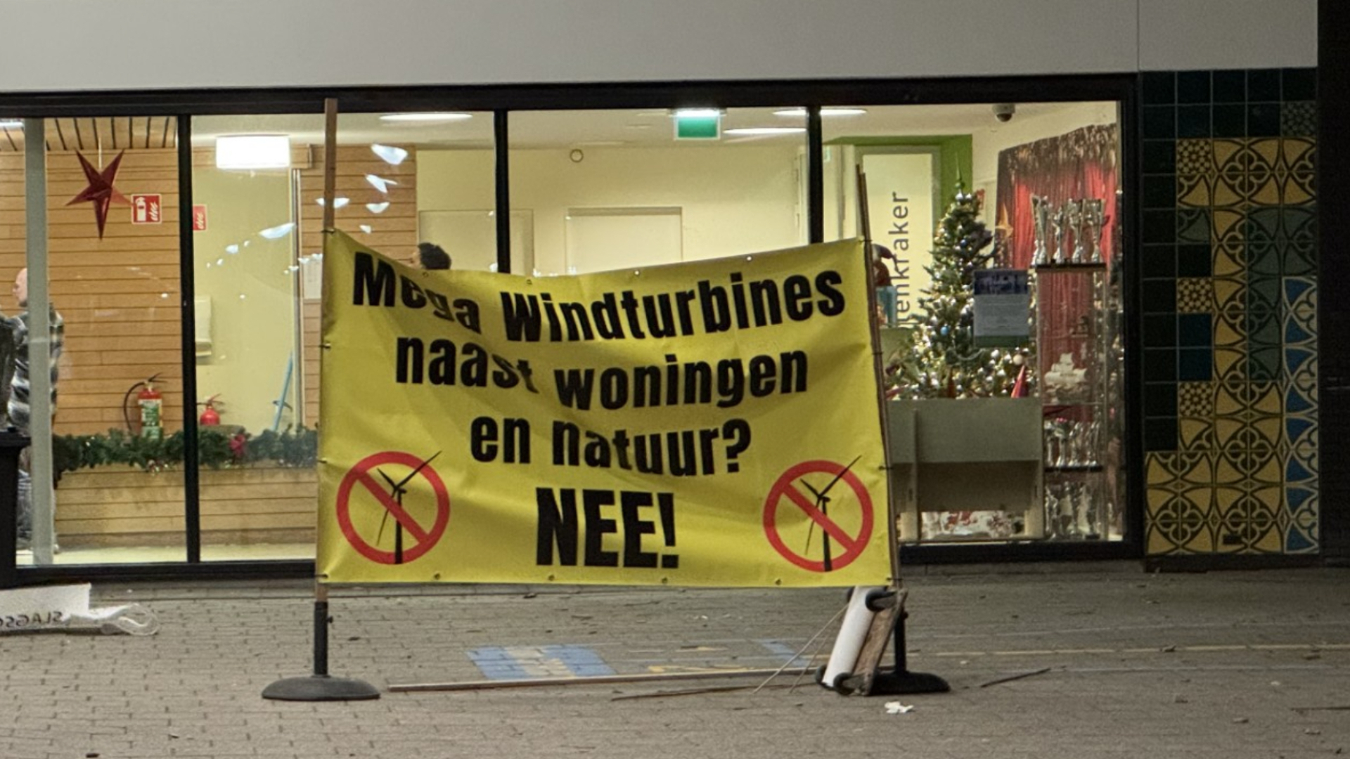 Omwonenden boos op gemeente door gedoe over megagrote windmolens.