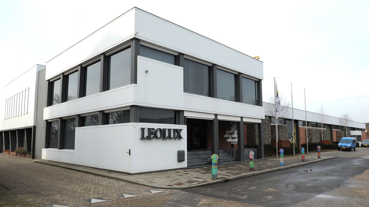 Meubelfabriek Leolux reorganiseert en schrapt 27 banen in Venlo