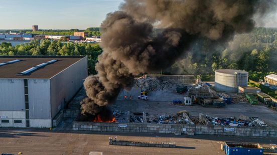 Opnieuw brand bij afvalverwerker: rook tot in wijde omgeving te zien
