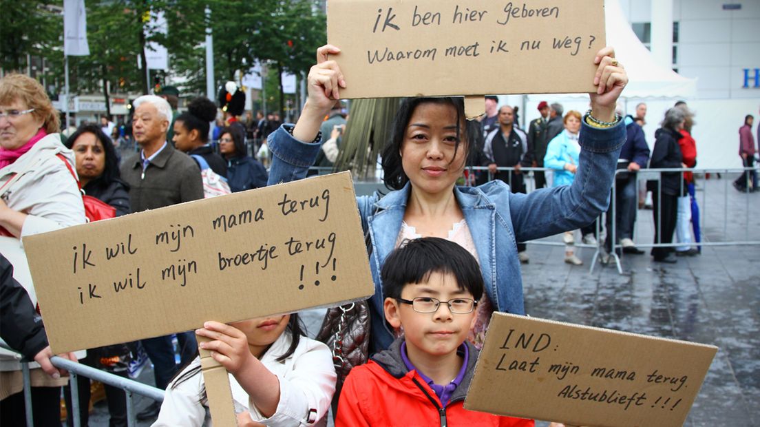 Protest-koningstour-Spuiplein-Den-Haag