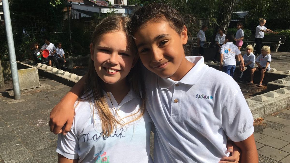 Kinderen naar zomerschool: 'Het is leuk!' - Omroep West