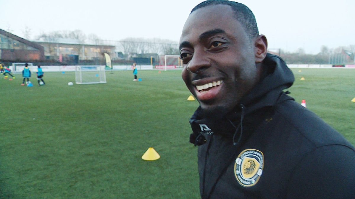 Jamaicaanse Fries Ricky traint de jongens van vv Workum