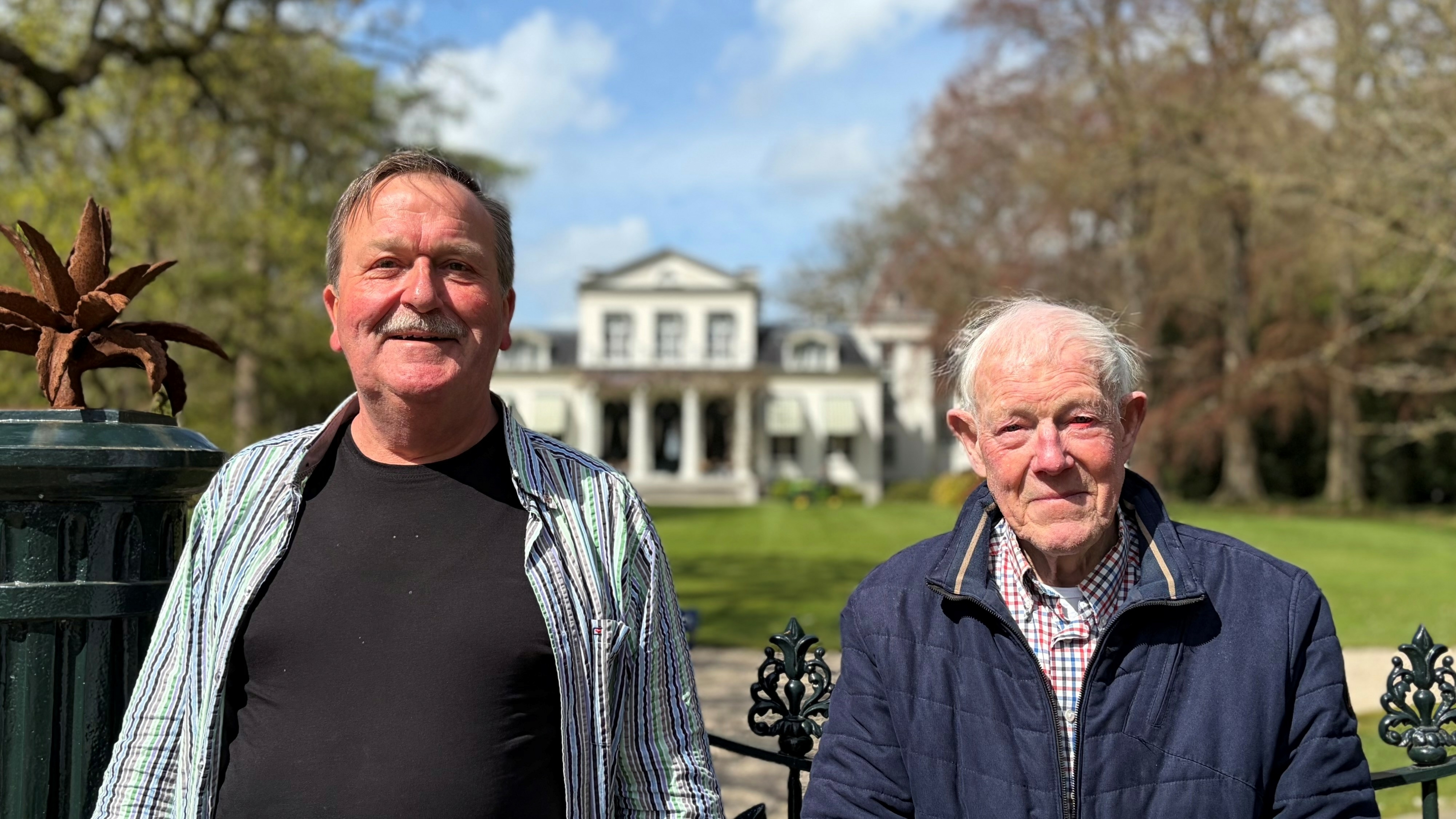 Jochem Liemburg en Gerard van der Werf foar it lângoed Oranjewâld